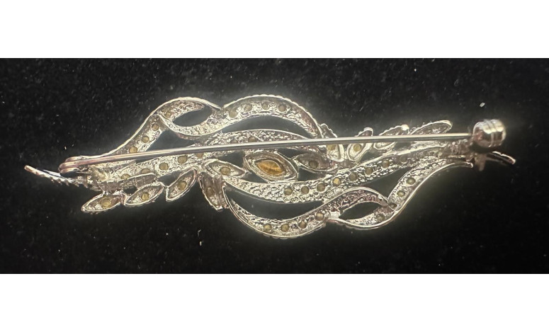 Broche mantilla rodio