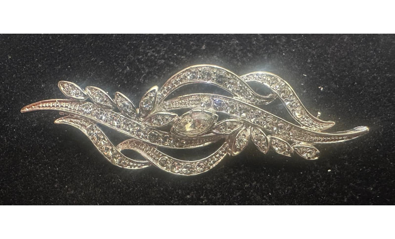 Broche mantilla rodio