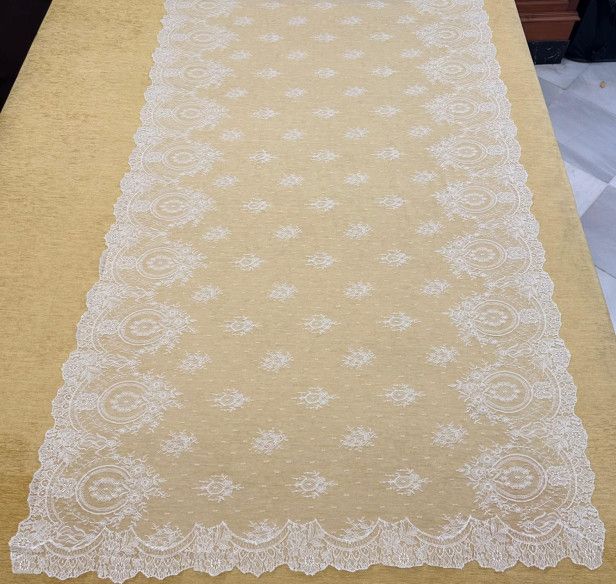 Mantilla chantilly máquina 100*220