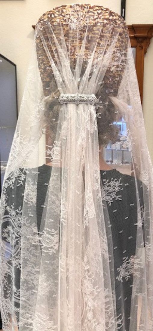 Mantilla chantilly máquina 100*220