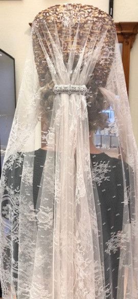 Mantilla chantilly máquina 100*220