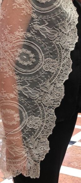 Mantilla chantilly máquina 100*220