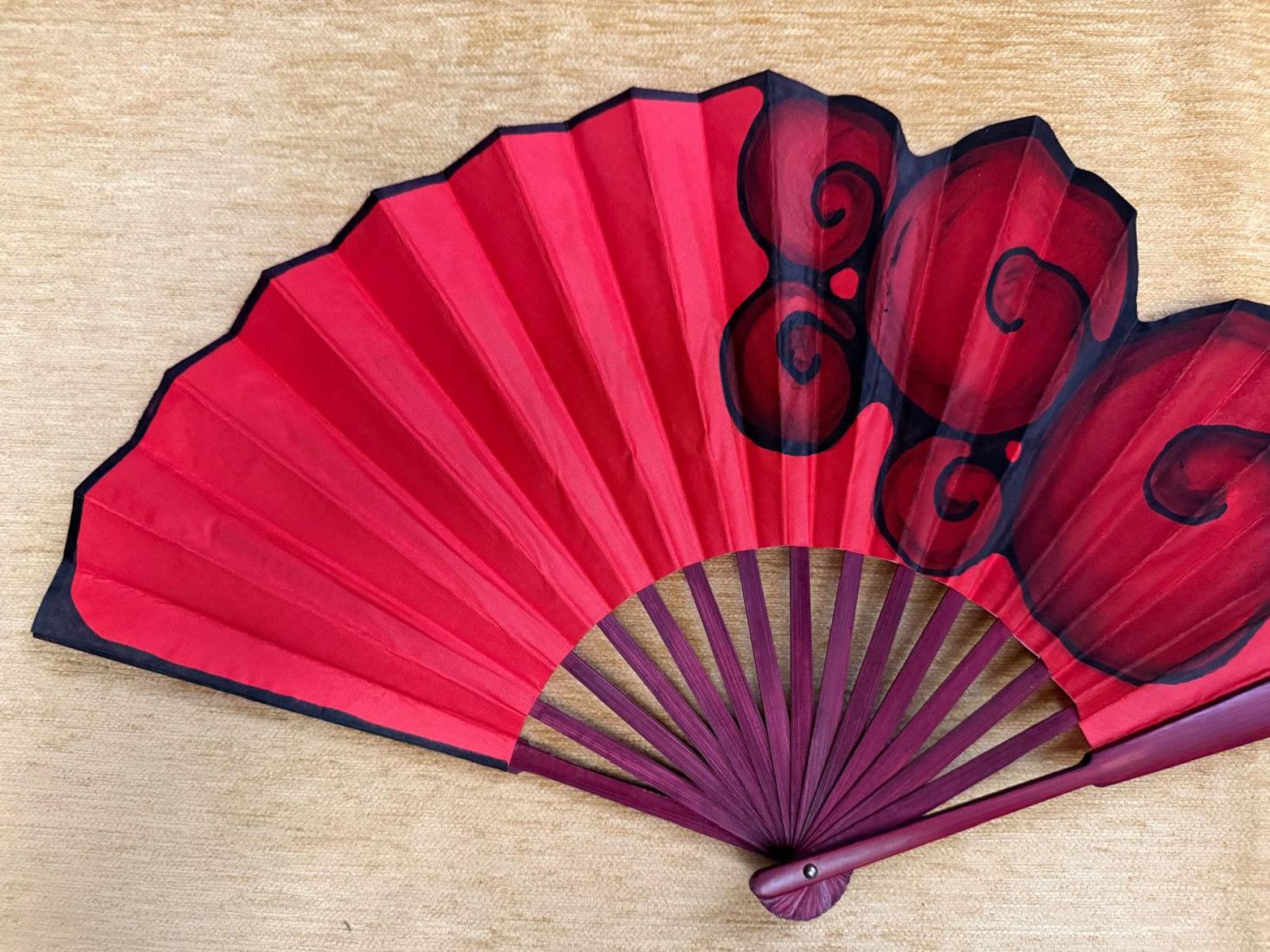 Abanico espiral rojo