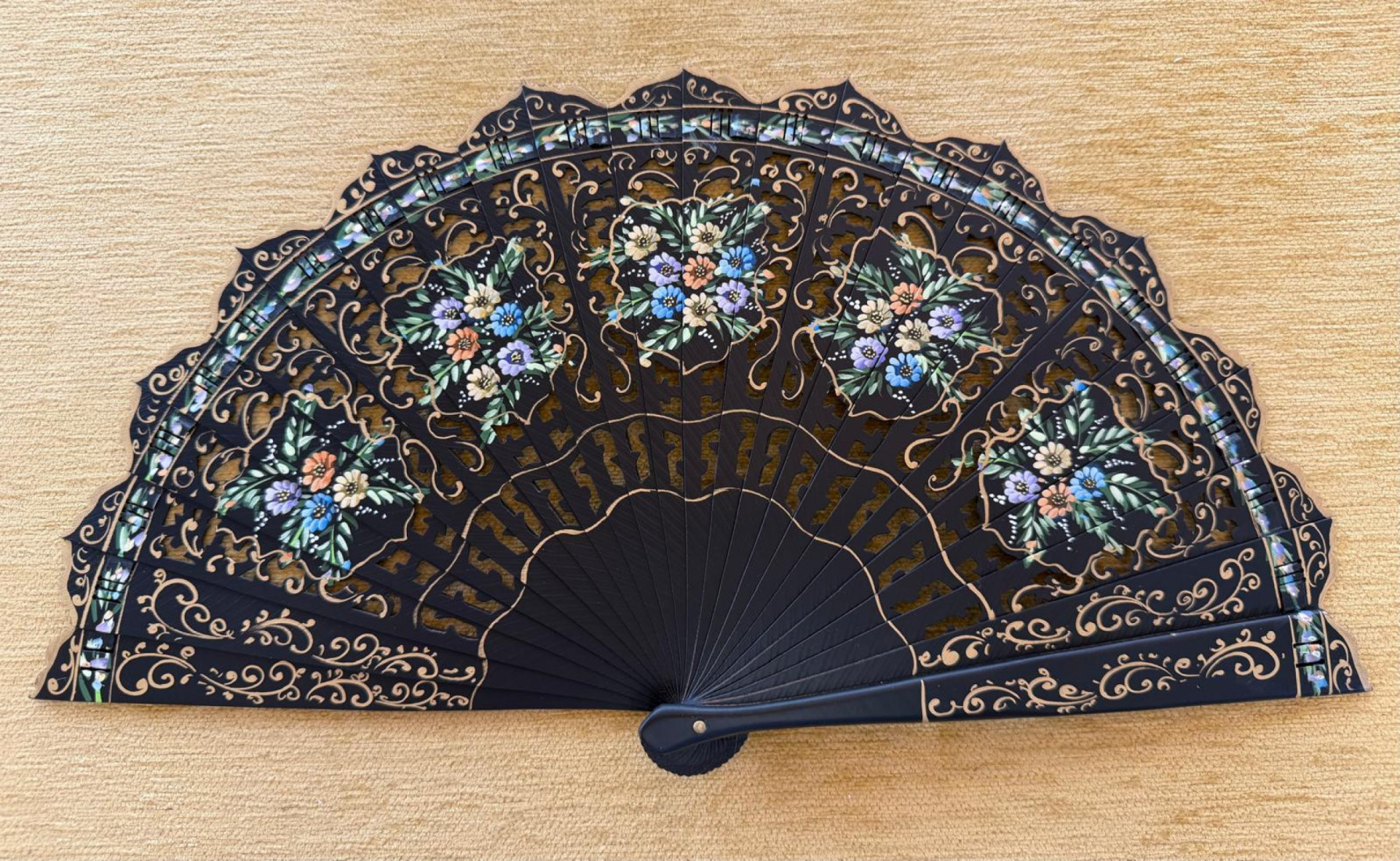 Abanico baraja calado flores