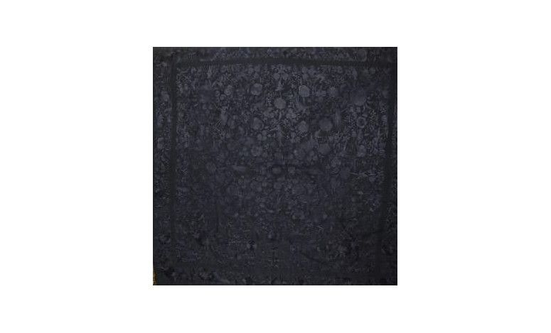 Mantón bordado a mano en seda 140 cm