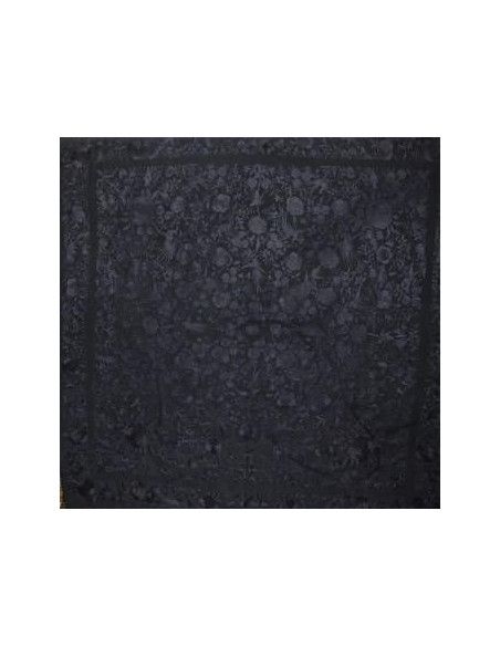 Mantón bordado a mano en seda 140 cm