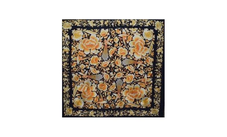 Mantón bordado a mano en seda 140cm