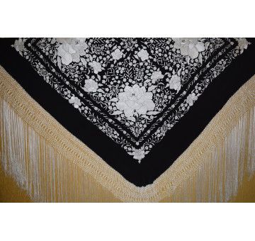 Mantón bordado a mano en seda 140 cm 2