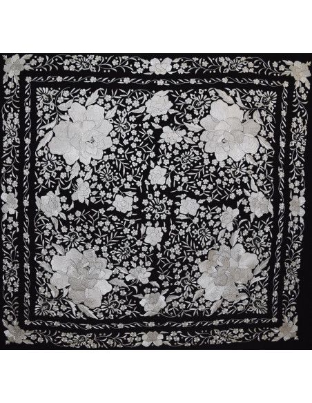 Mantón bordado a mano en seda 140 cm