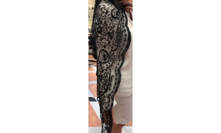 Mantilla bordada a mano en seda 120*240