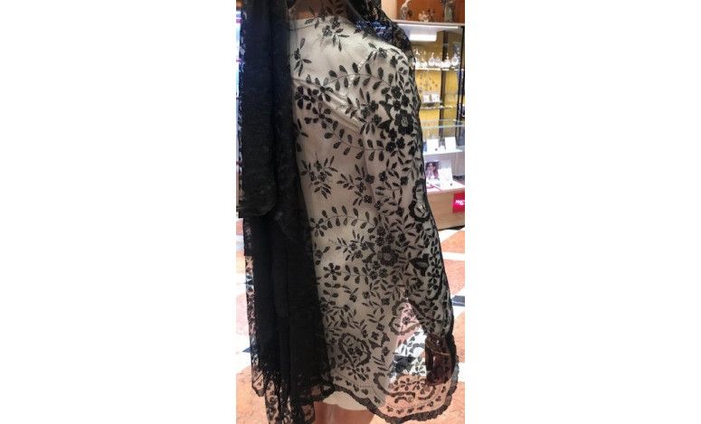 Mantilla bordada a mano en seda 120*240