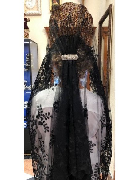 Mantilla bordada a mano en seda 120*240