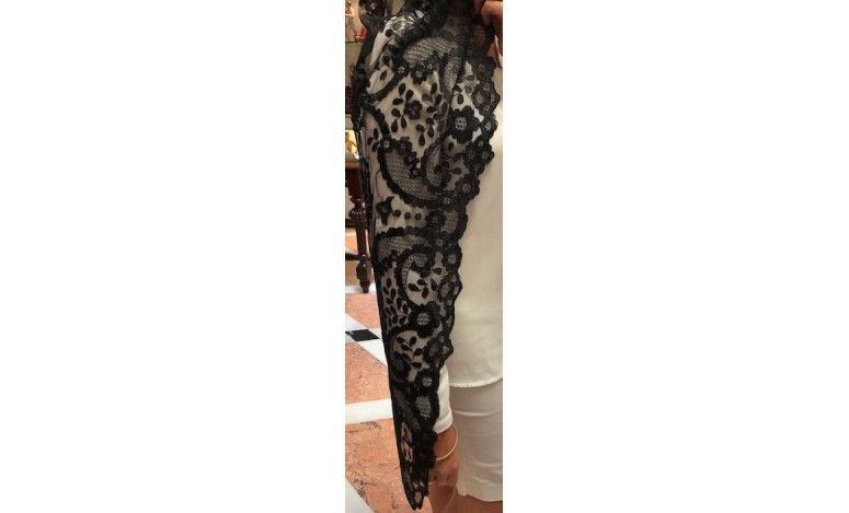 Mantilla bordada a mano en seda 120*240