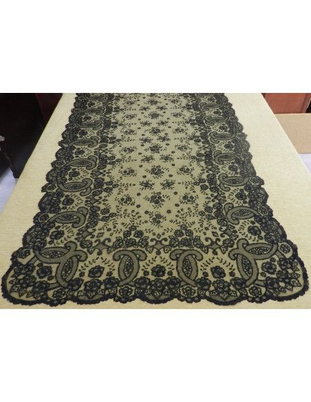 Mantilla bordada a mano en seda