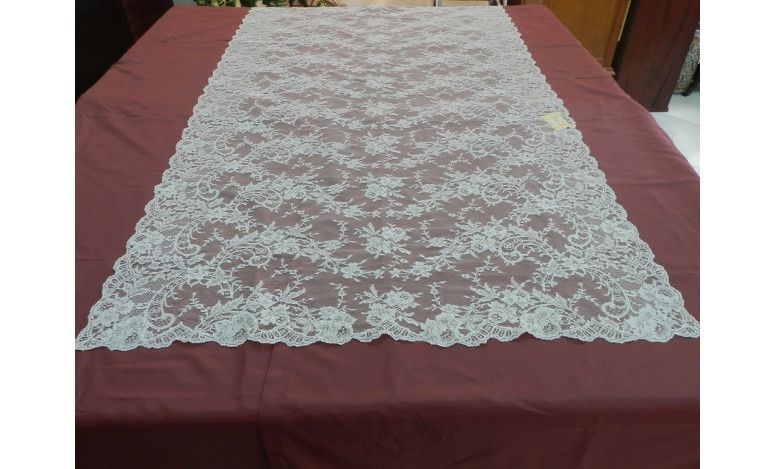 Mantilla bordada a máquina plata metalizada...