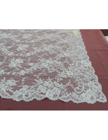 Mantilla bordada a máquina plata metalizada 115*200