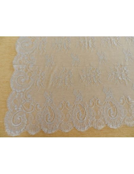 Mantilla bordada a máquina plata 100*220
