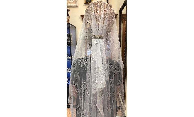 Mantilla bordada a máquina plata 100*220