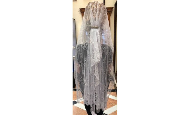 Mantilla bordada a máquina plata 100*220
