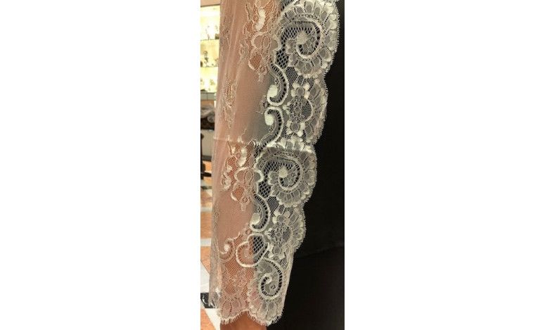 Mantilla bordada a máquina plata 100*220