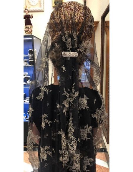 Mantilla bordada a máquina en color negro-oro 120*220