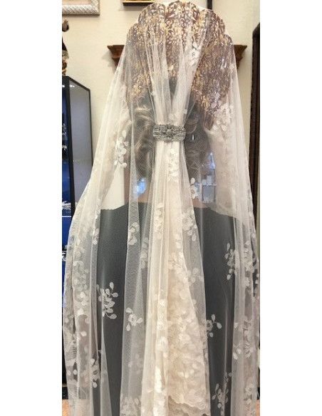 Mantilla bordada a mano en seda 120*240