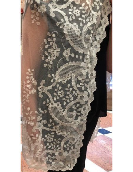 Mantilla bordada a mano en seda 120*240
