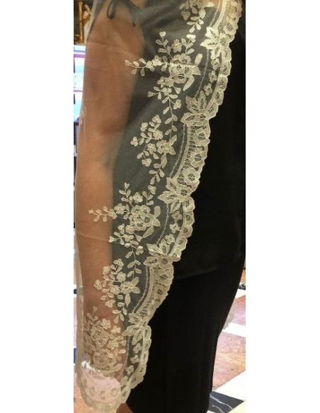 Mantilla bordada a mano en seda 130*240