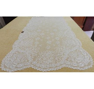 Mantilla bordada a mano en seda