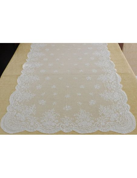 Mantilla bordada a mano en seda