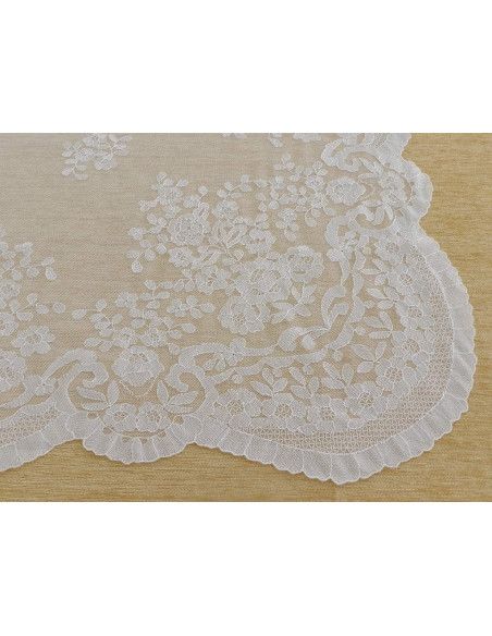 Mantilla bordada a mano en seda