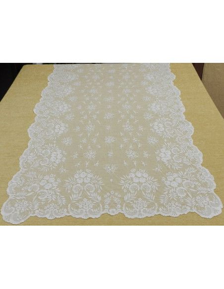 Mantilla bordada a mano en seda