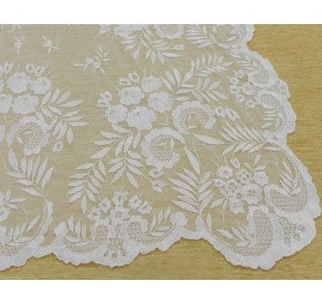 Mantilla bordada a mano en seda 2