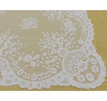 Mantilla bordada a mano en seda 2