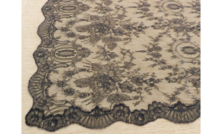 Mantilla bordada a máquina chantilly 110*220