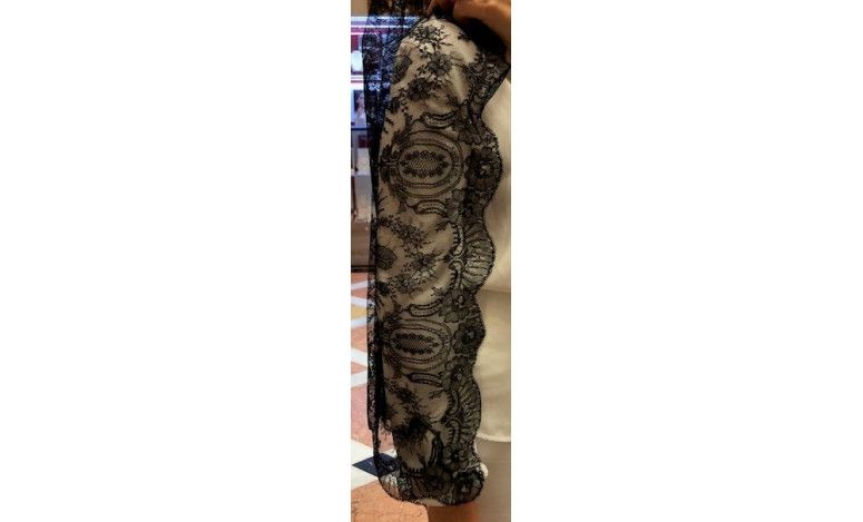Mantilla bordada a máquina chantilly 110*220