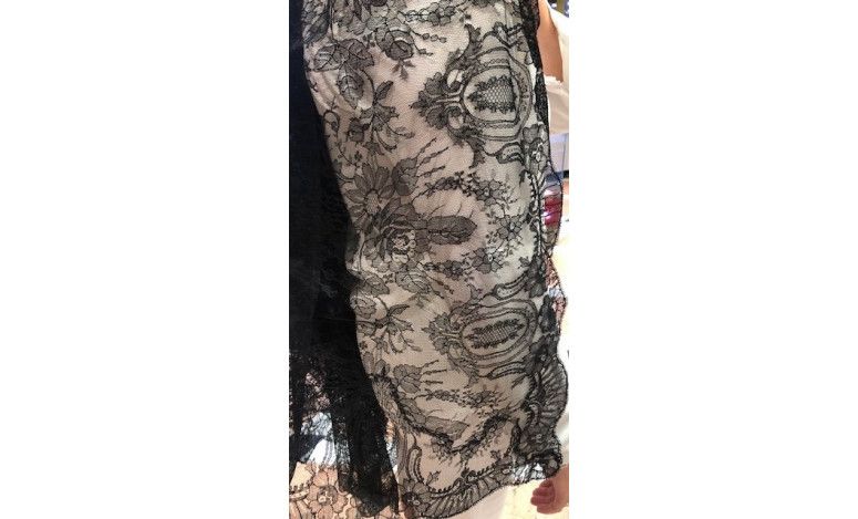 Mantilla bordada a máquina chantilly 110*220