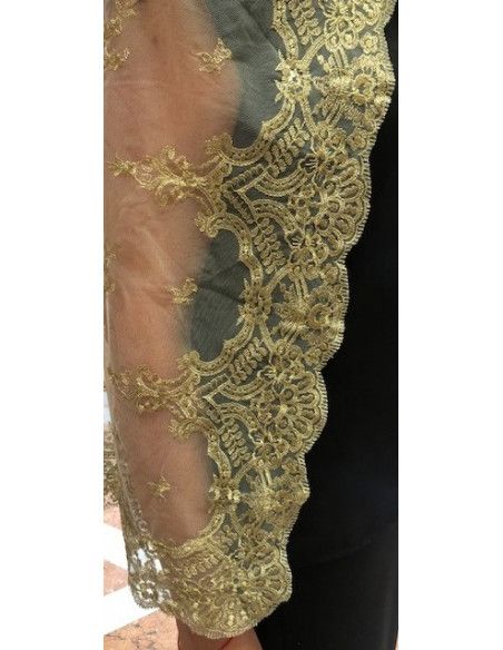 Mantilla bordada a máquina en color oro 100*220