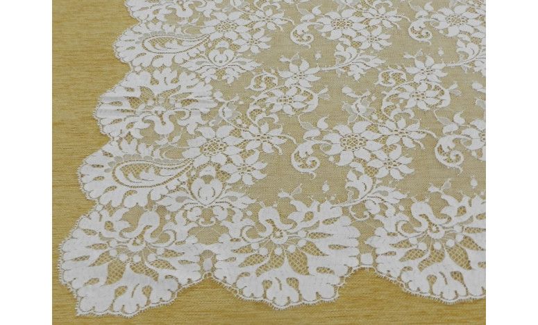 Mantilla bordada a máquina 100*220