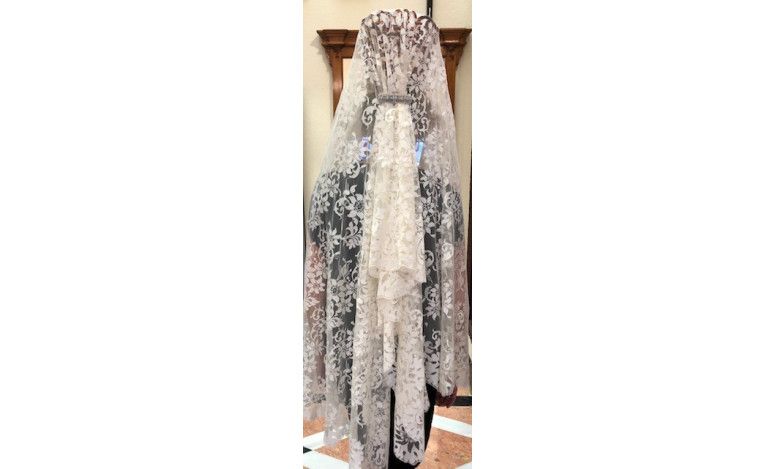 Mantilla bordada a máquina 100*220