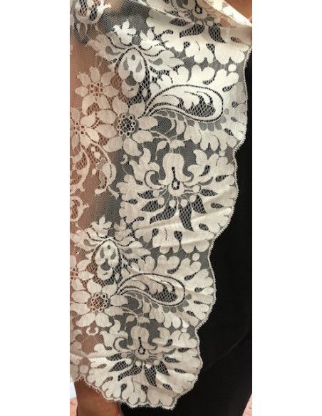 Mantilla bordada a máquina 100*220