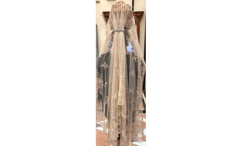 Mantilla bordada a mano en seda 120*240