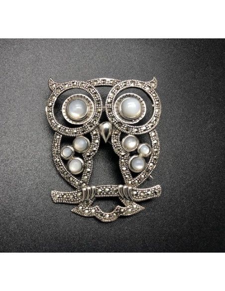 Broche buho plata con marcasitas y nacar