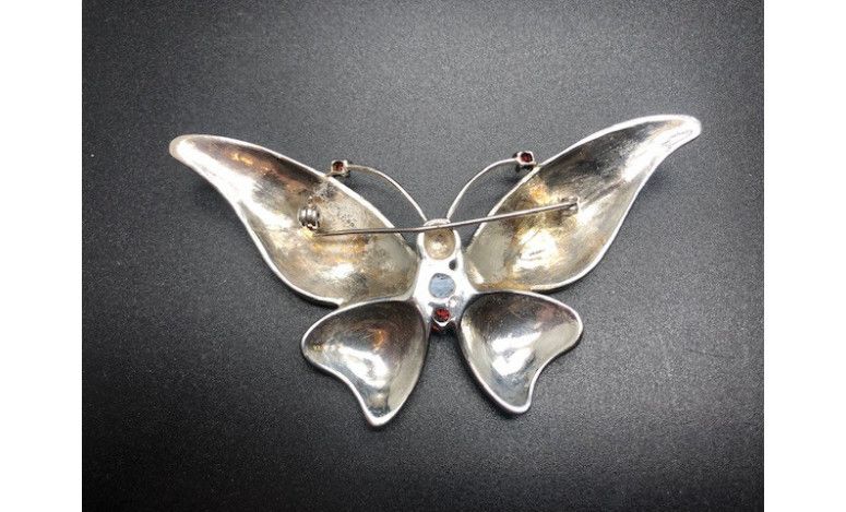 Broche mariposa plata con marcasitas y esmalte