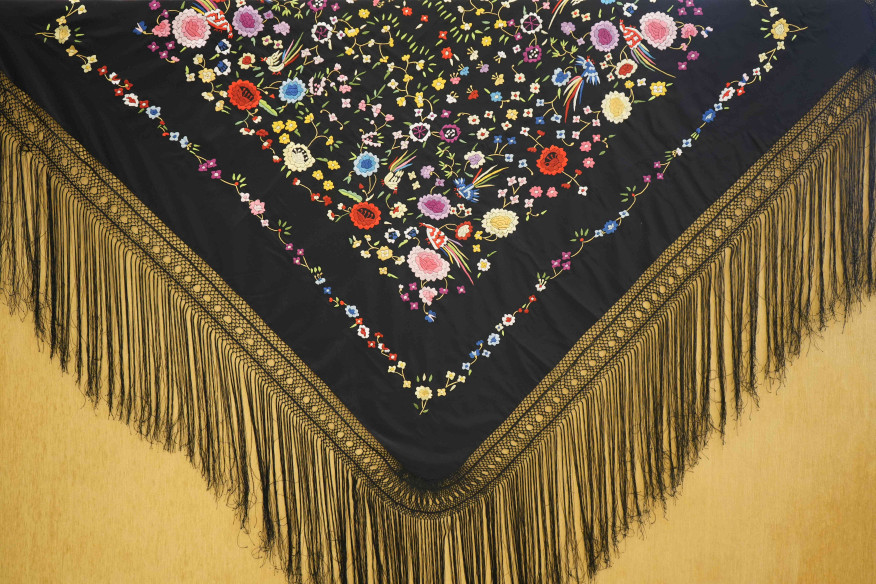 Mantón mano crespón 145cm